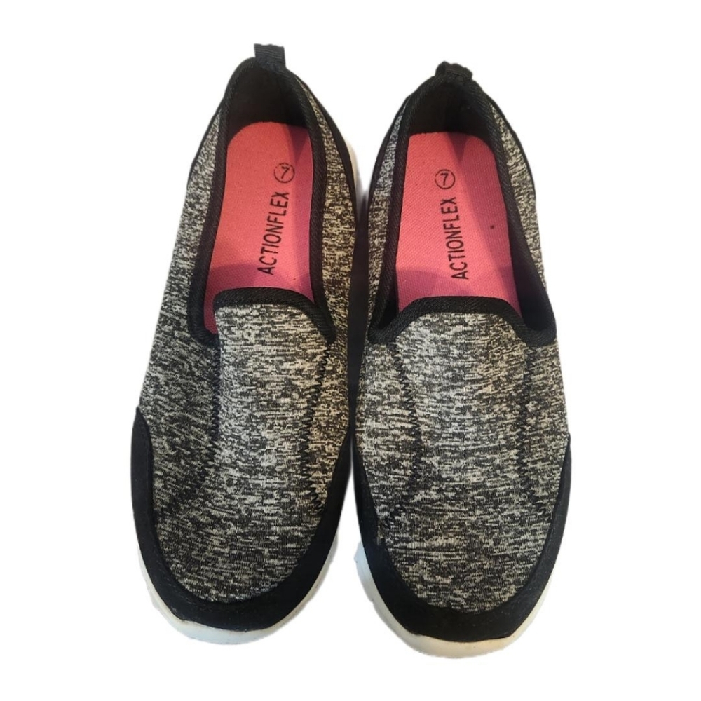Women's Black and Gray‎ Slip-On Actionflex Shoes Size 7